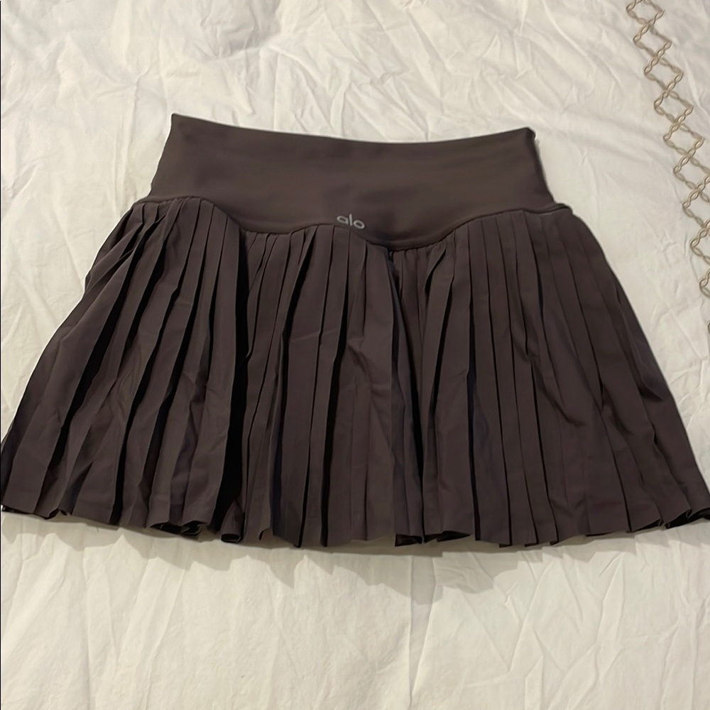ALO Yoga Women's plum  Pleated Skirt/skort